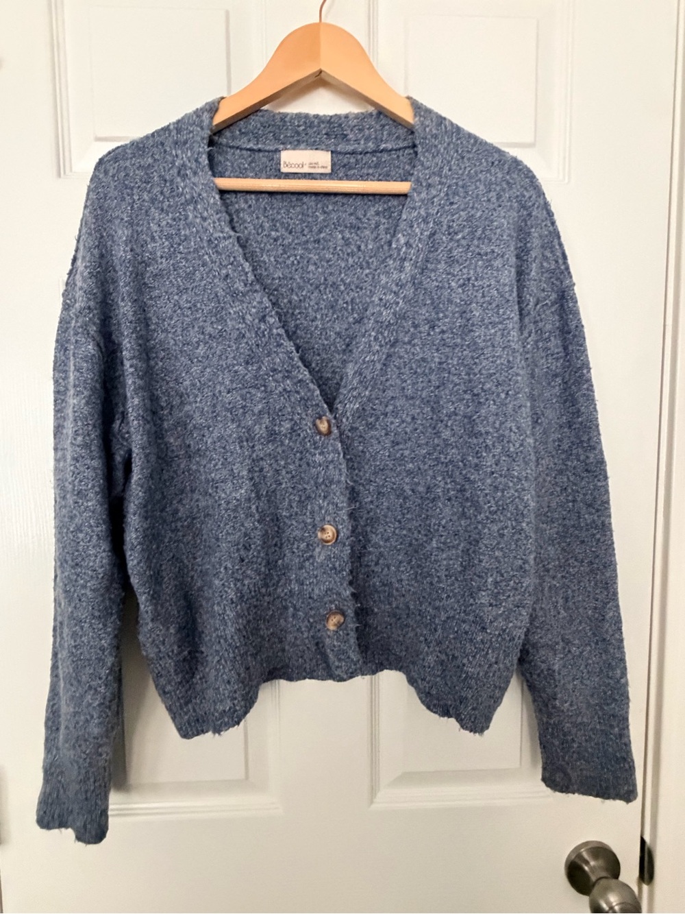 Women's Blue V-Neck Buttoned Cropped Cardigan Sweater - Picture 3 of 9